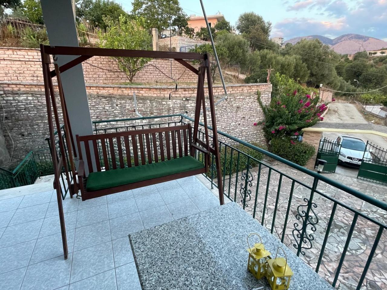 Anagnostis * Finiq