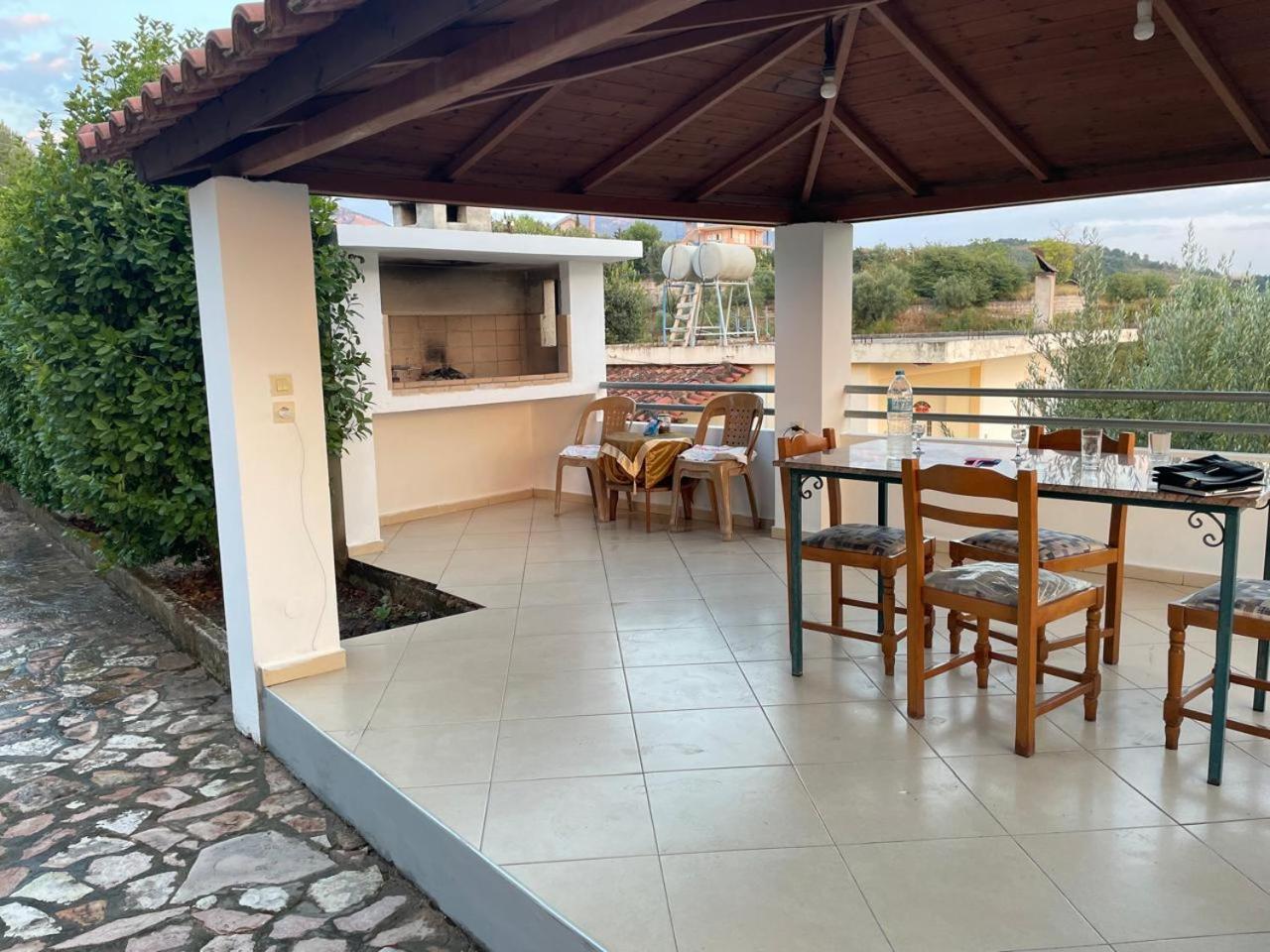 Anagnostis Apartment *