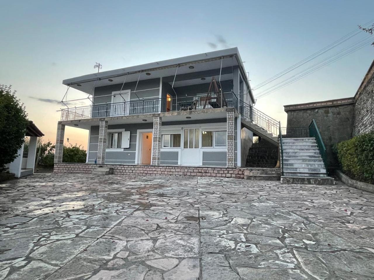 Anagnostis Apartment